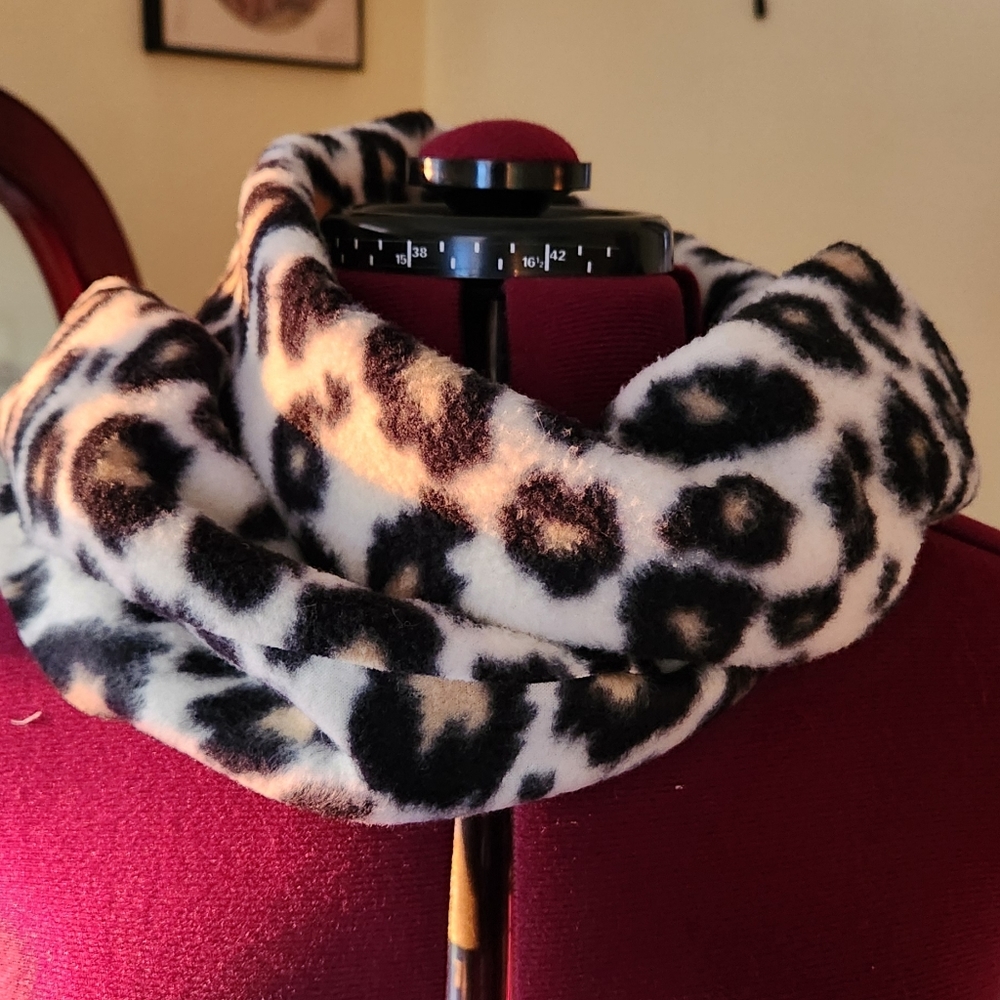 Leopard print polar fleece scarf